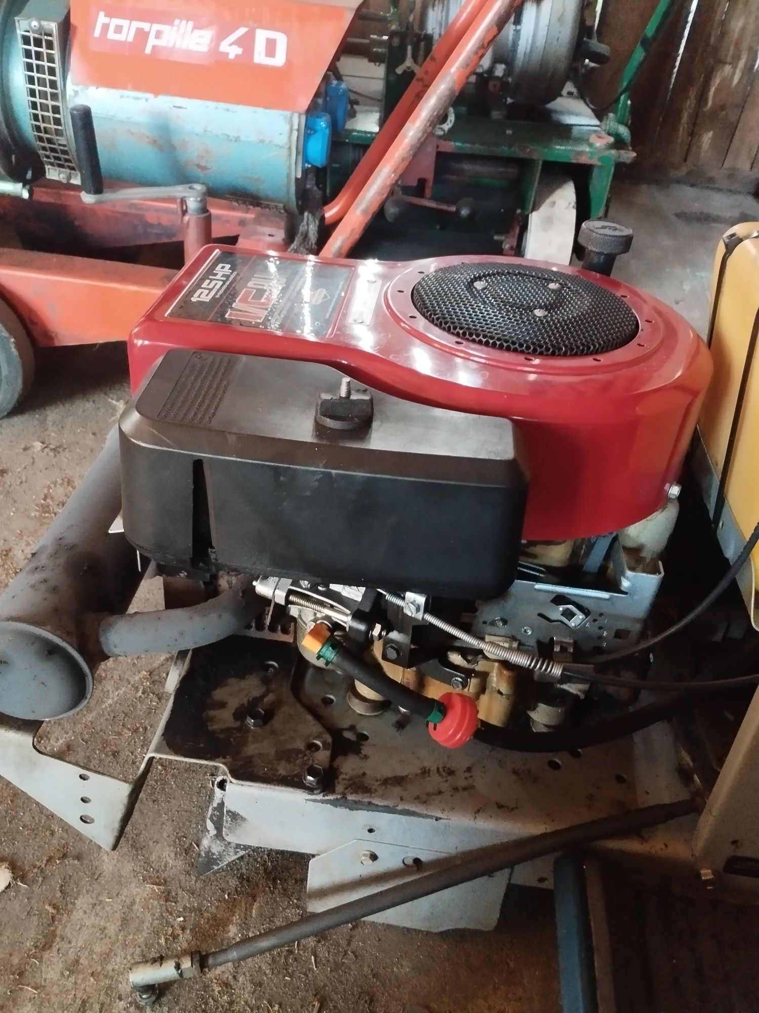 Silnik do traktorka kosiarki Briggs 11.5 HP kompletny
