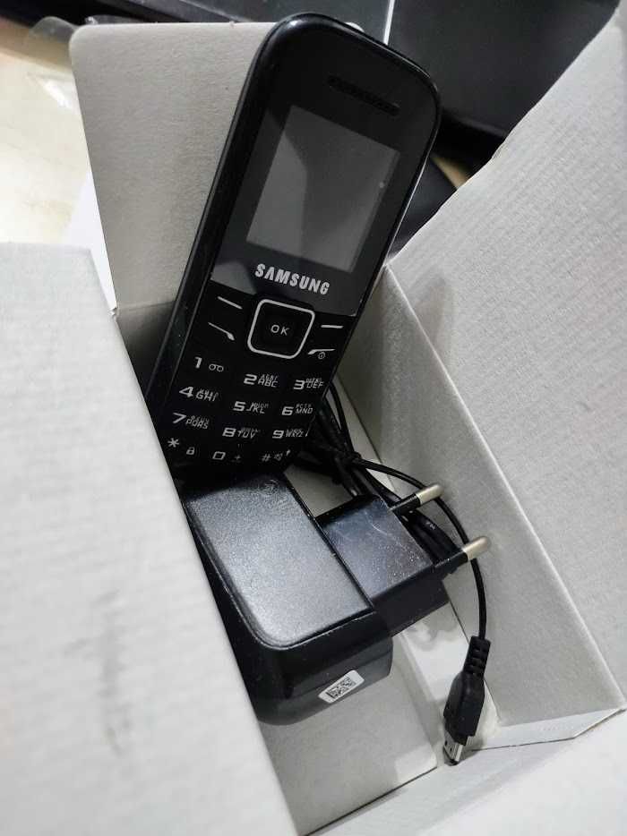Телефон Samsung E1202 E1200 кнопочный. Ру. клавиатура. Новые