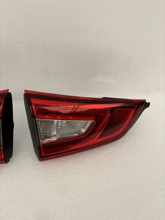 Nissan Qashqai II 2 J11 13-17 lampa prawy lewy tył tylna