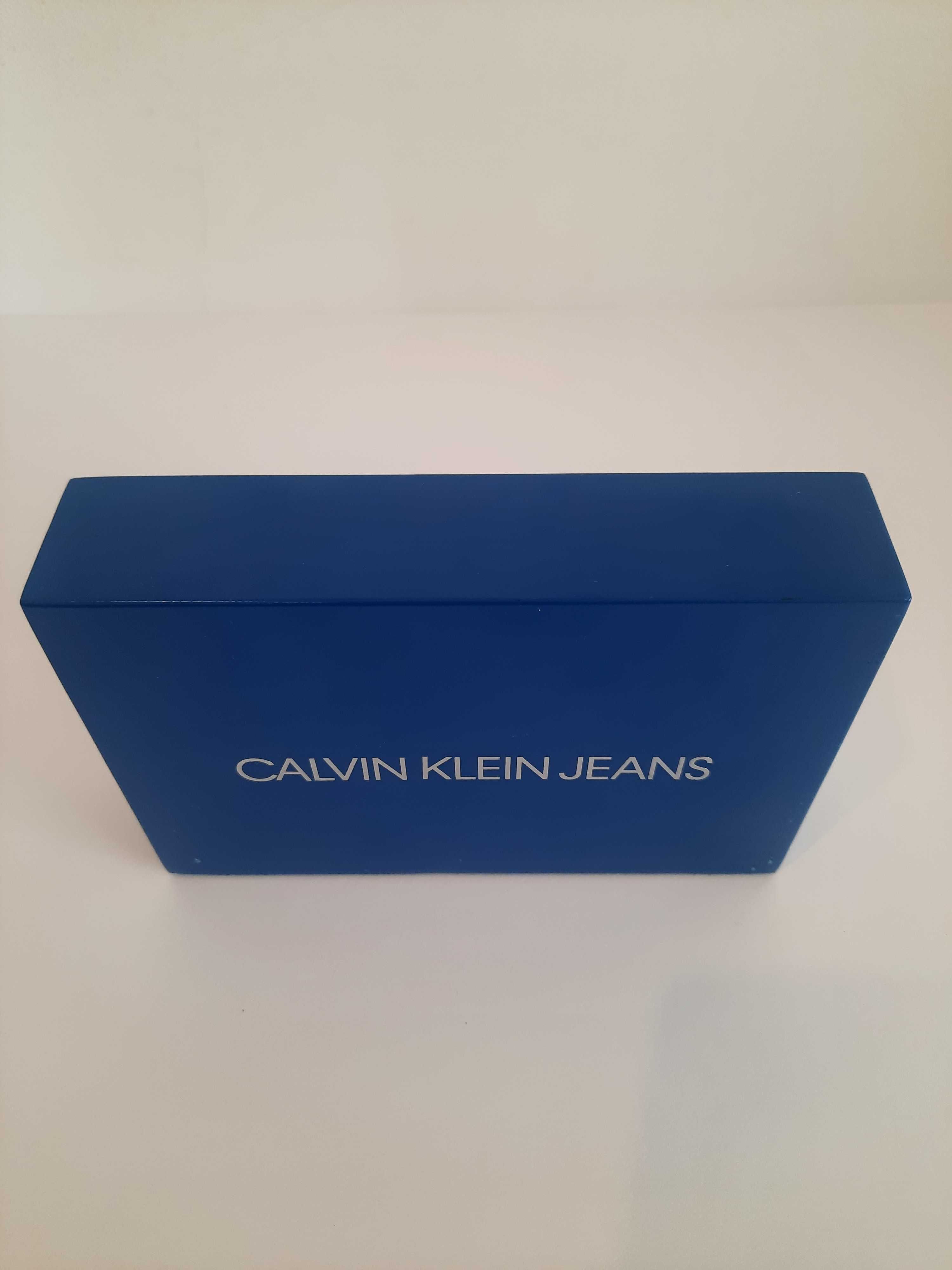 Reclame Publicitário Calvin Klein