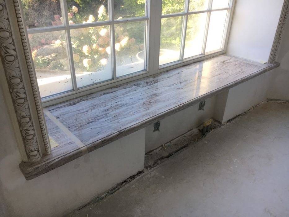 Підвіконня з мармуру, граніту, кварциту на замовлення