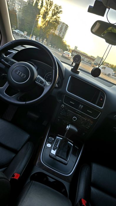 Офіційна Audi Q5