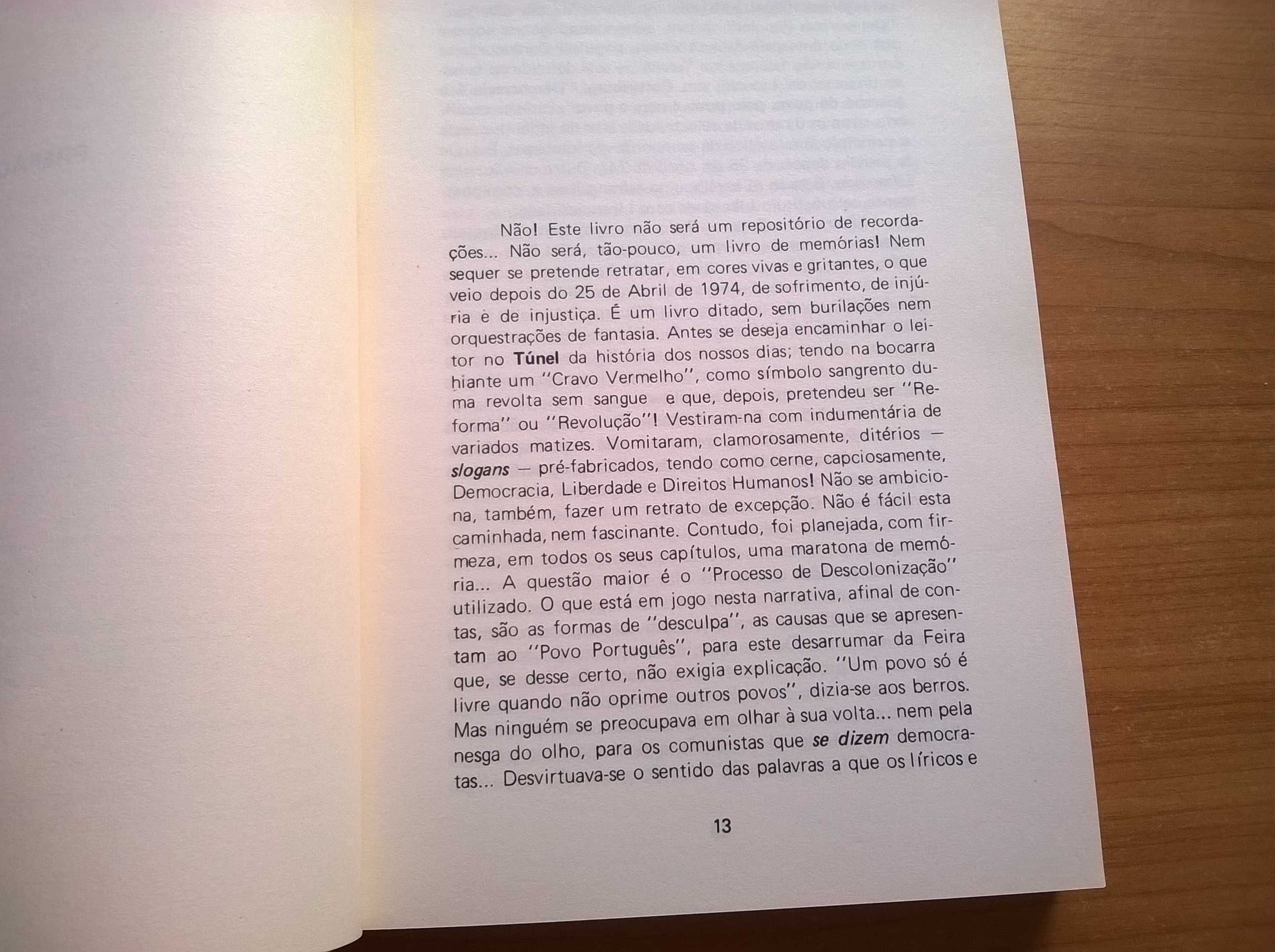 Angola, Os Vivos e os Mortos - Pompílio da Cruz