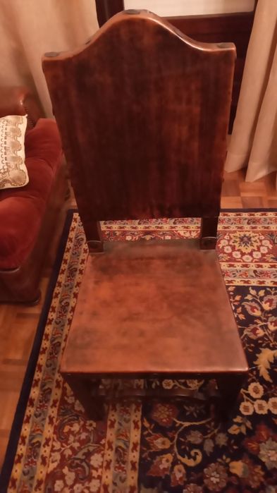 Mesa maçica em extençivel, com 6 cadeiras