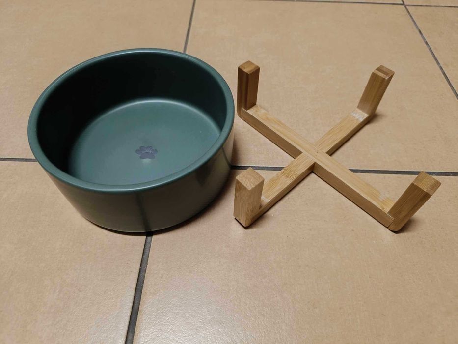Miska ceramiczna na stojaku