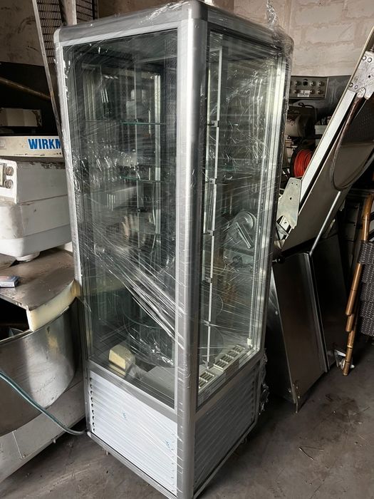 Witryna chłodnicza na ciasto desery torty szklana