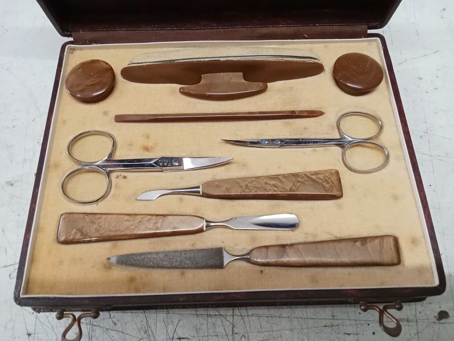 Vendo estojo de manicure vintage