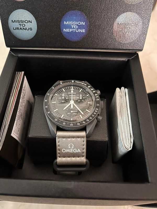 Omega x Swatch SO33A100 Mercury - Nowoczesny i trendy