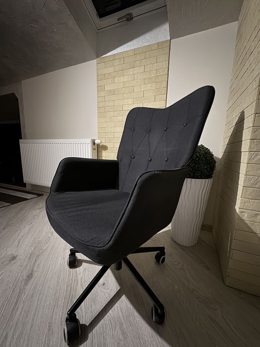 Fotel biurowy do biurka materiałowy pikowany do pokoju obrotowy