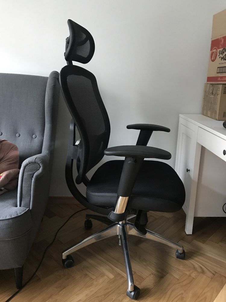 Fotel biurowy, krzesło biurowe, czarne krzesło do biurka
