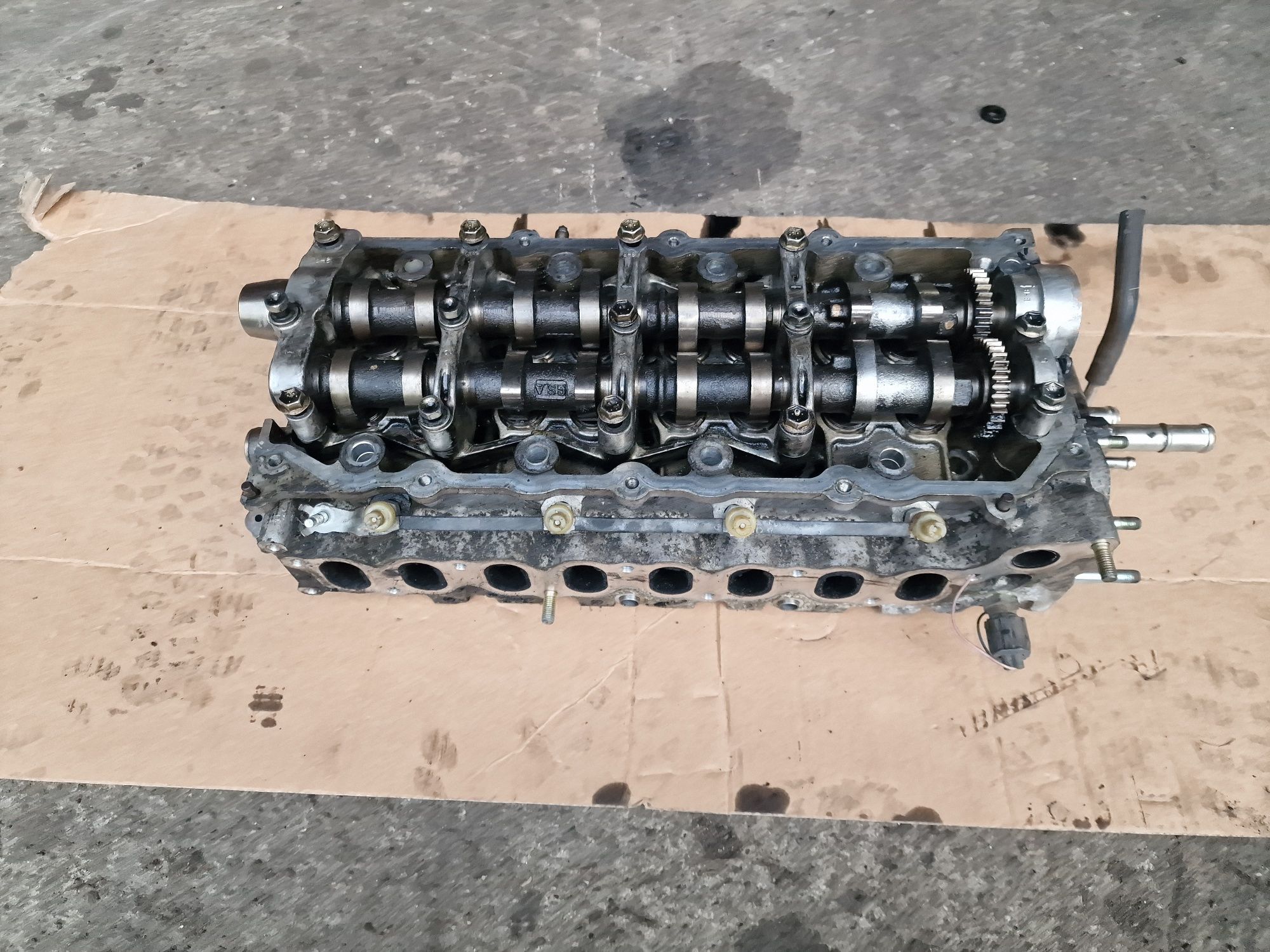 Avensis T25  2.0 D4D  1CD głowica wałek