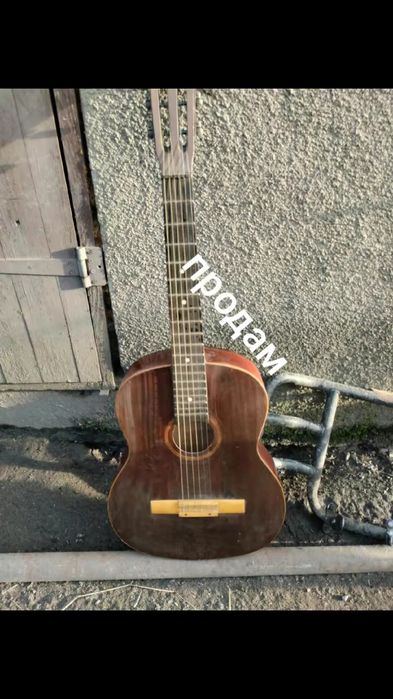 Продам гітару 1000 шрн