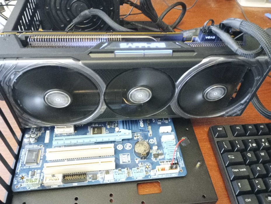 AMD Radeon RX Vega 64 8GB Sapphire Nitro+
