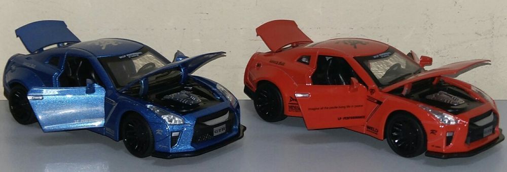 Машинка Nissan GTR модель 1:32 Автопром. Металл