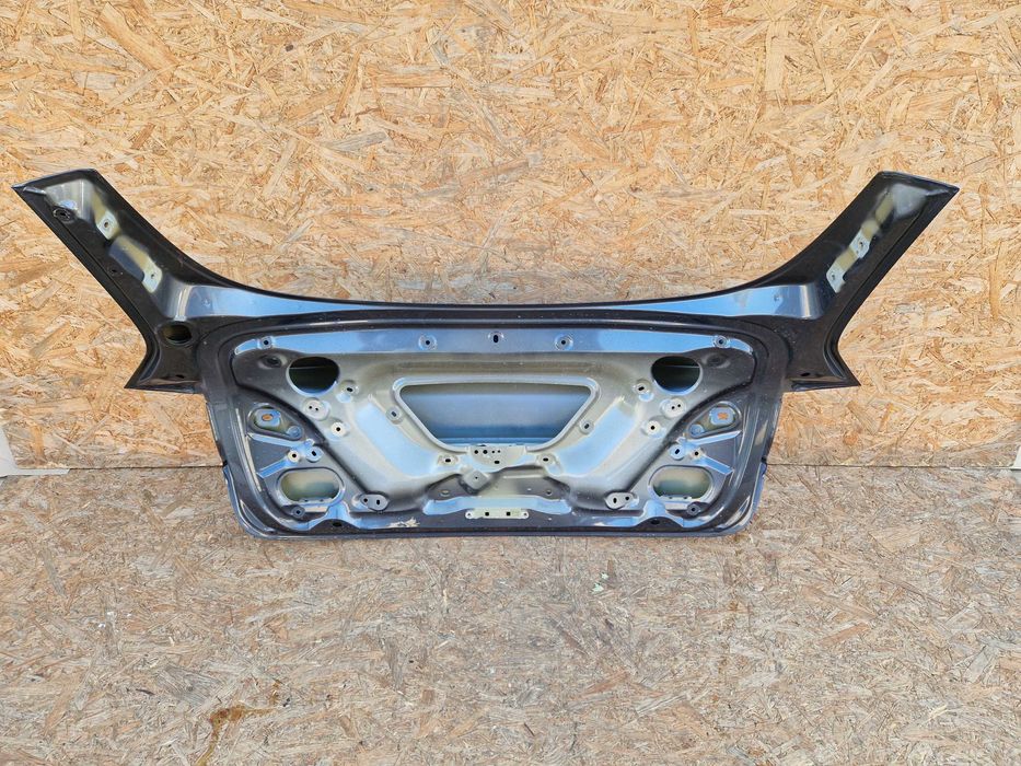 Tesla Model 3 Кришка багажника - рестайл дорестайл