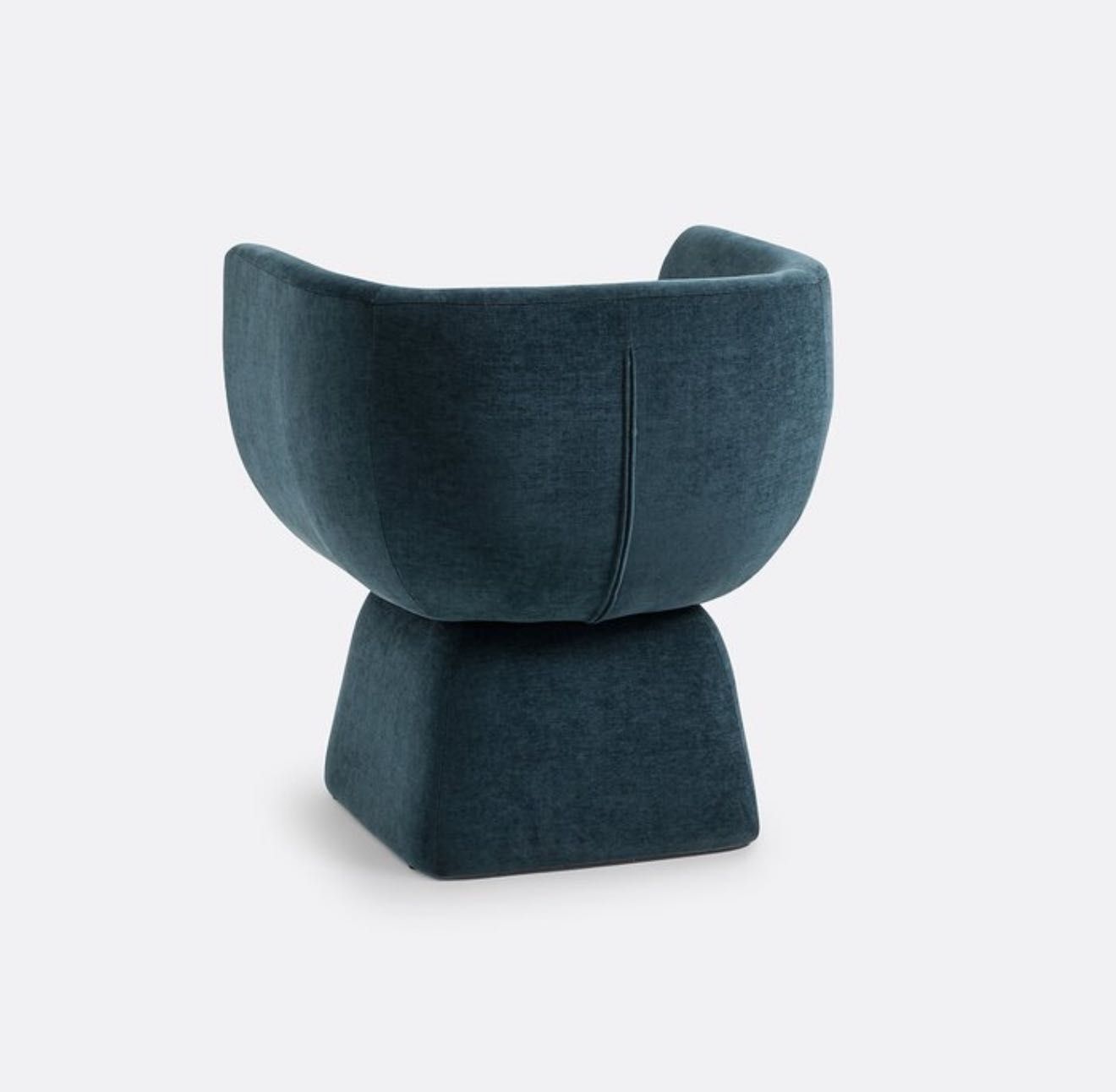 Cadeirão forma tulipa