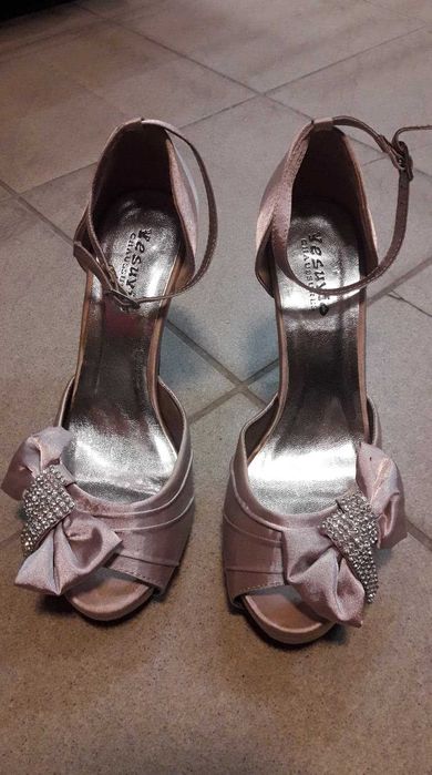 Buty szpilki ślubne 39 beżowy