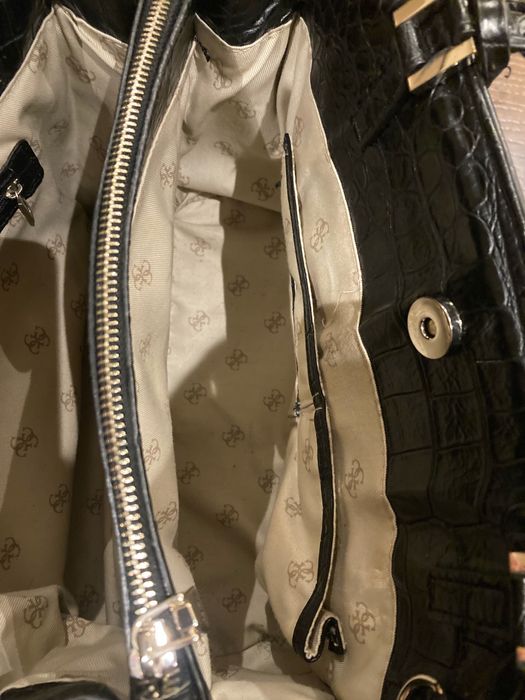 Mala Pele GUESS Preta