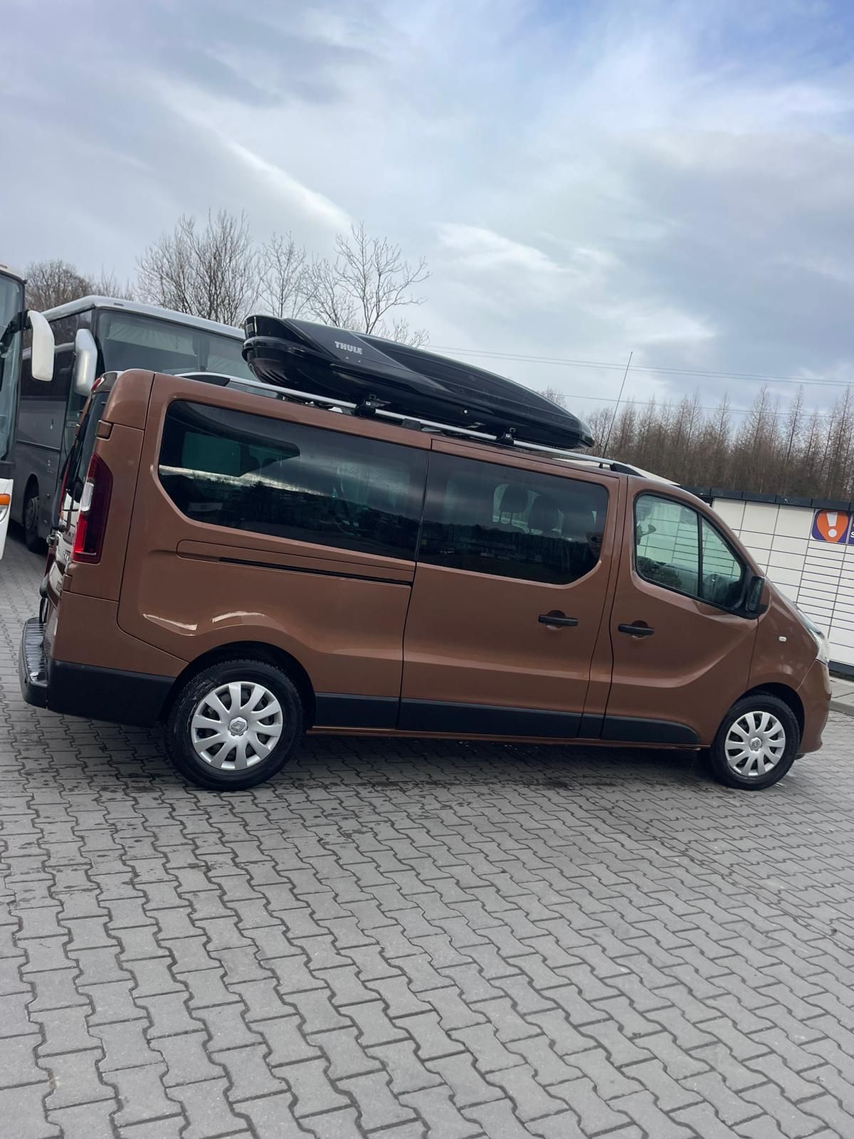 Wypożyczalnia Wynajem Busów 9 osobowych i osobówek krótko i długotermi