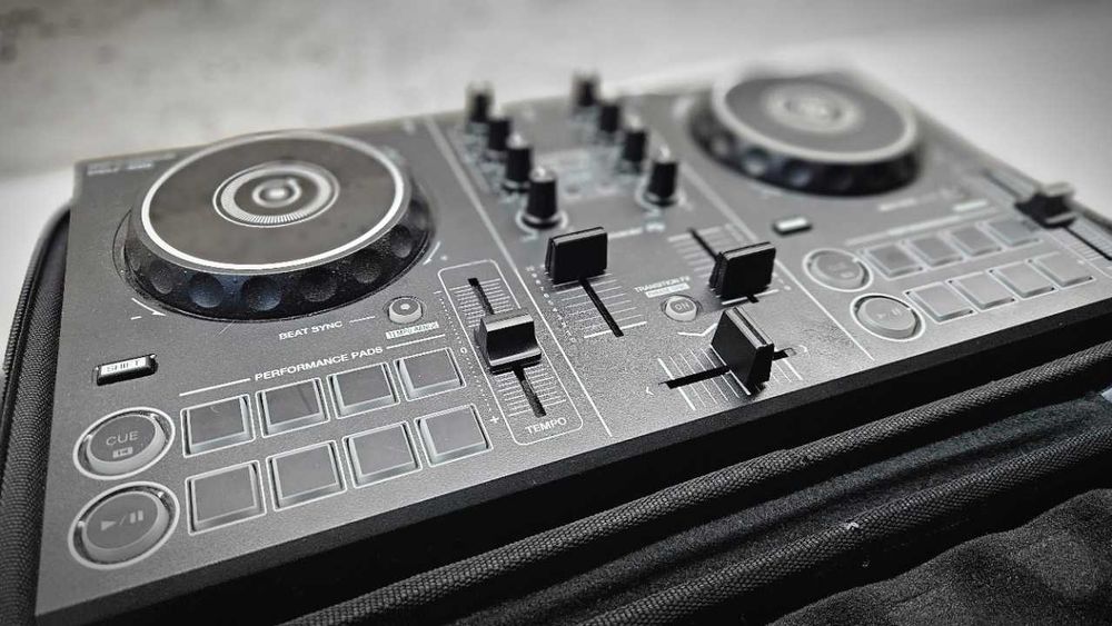 Kontroler, mikser muzyczny PIONEER DDJ 200, Jak NOWY+ Dedykowana Torba