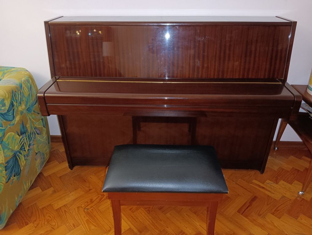 Piano Yamaha de 1971 Valentim de Carvalho