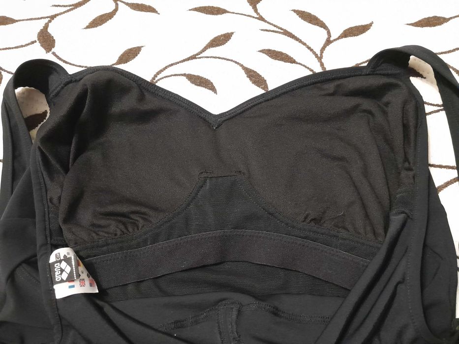 Купальник женский для плавания, размер 50-52, фирмы Arena