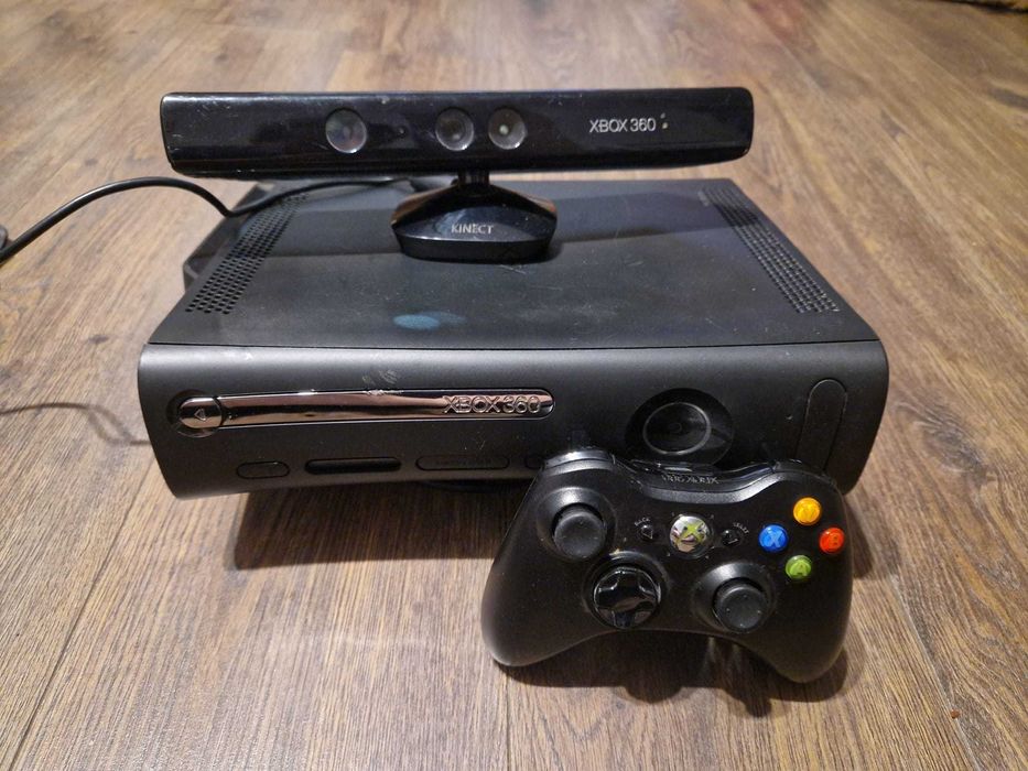 Xbox 360 Elite Jasper 250 GB konsola z Kinectem i padem