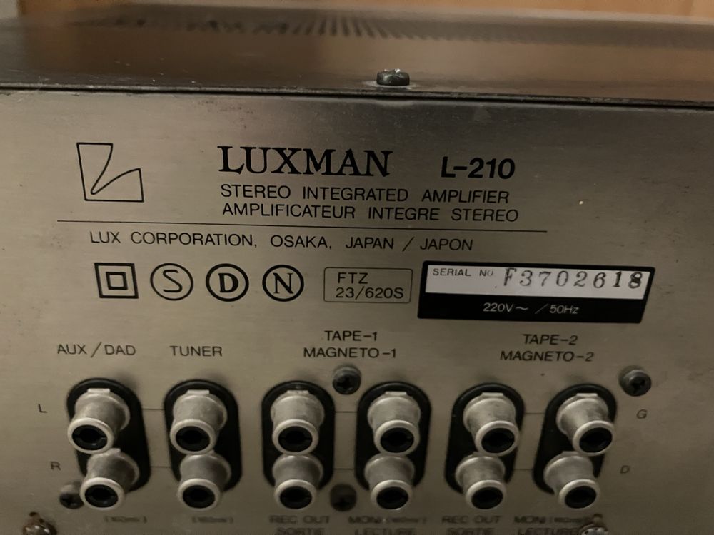 Wzmacniacz stereo Luxman L-210