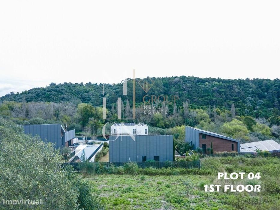 **Lote de Terreno com 1101m2 para Construção de Moradia –  Sintra**