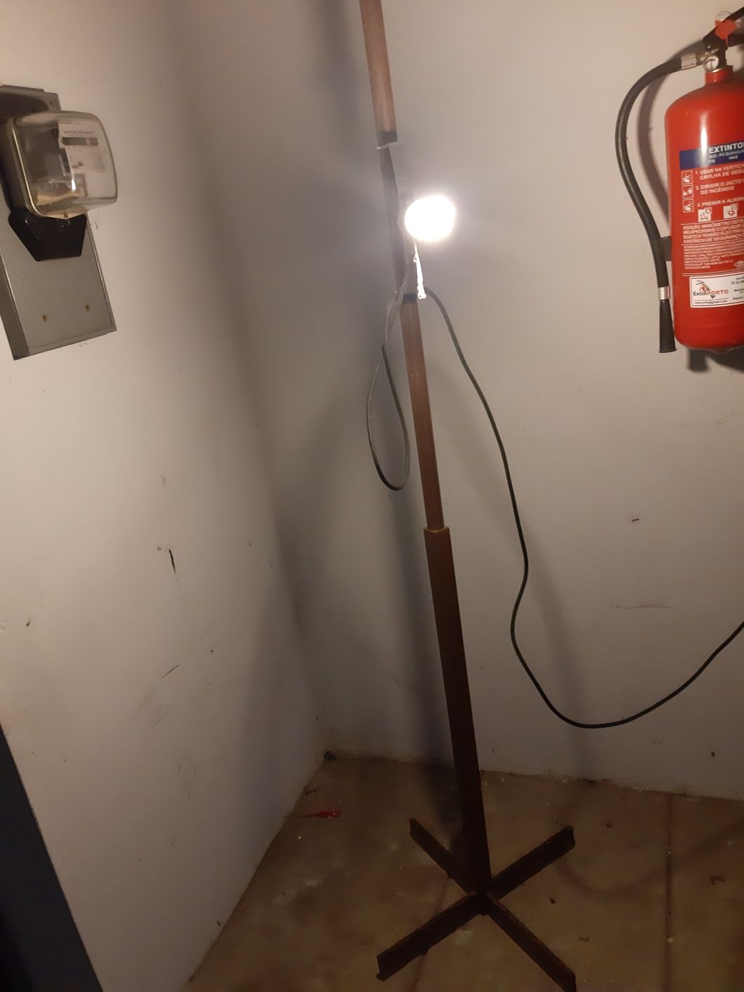 Vendo iluminador de pé