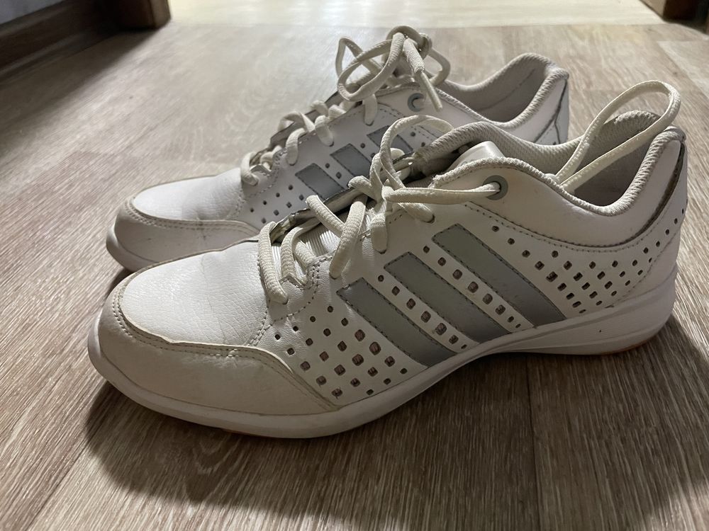 кросовки adidas
