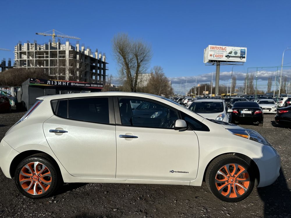 Nissan Leaf 2013р. 11/12 поділок 24kwh батарея з Норвегії