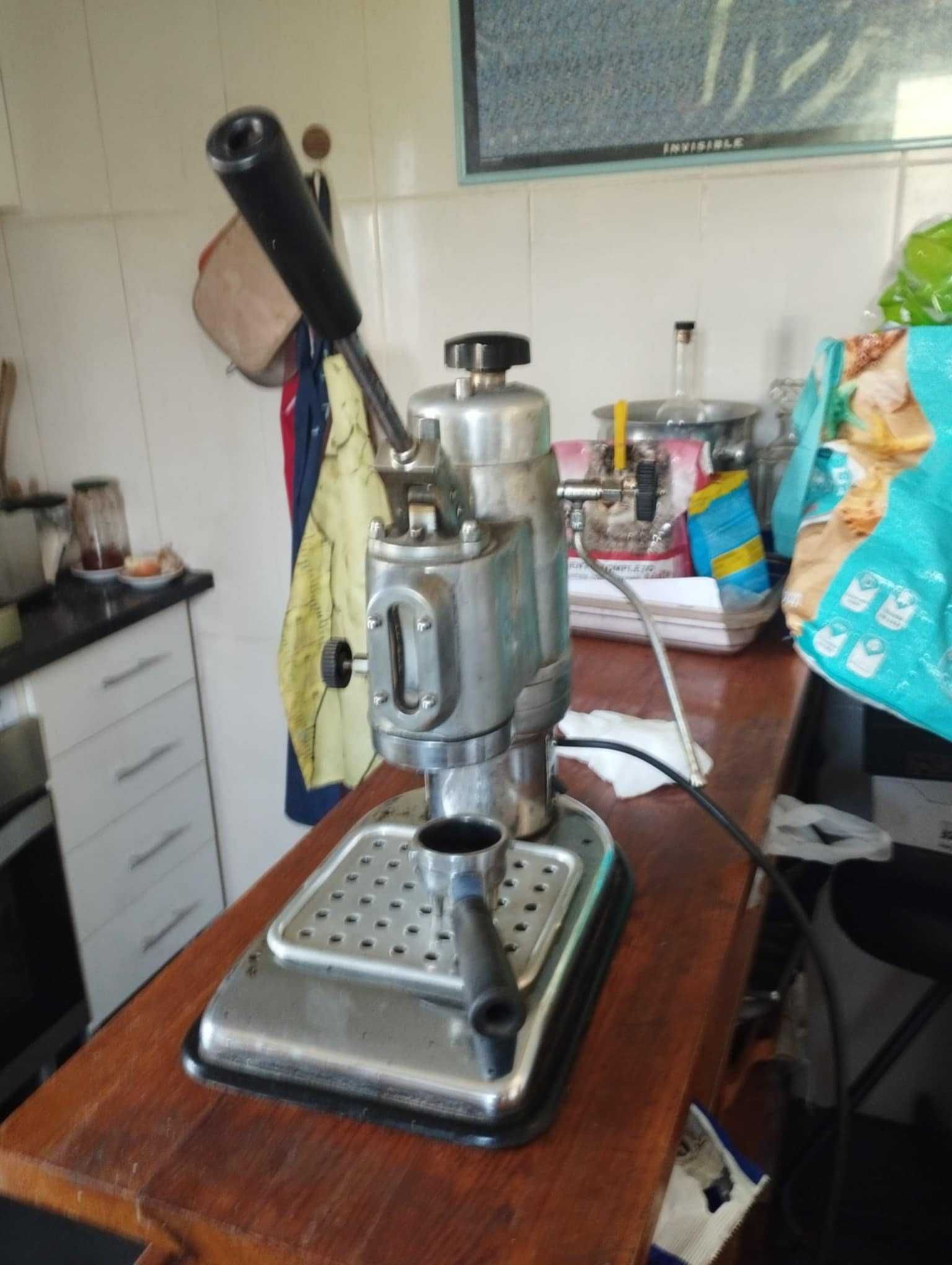 Máquina café antiga La Cimbali