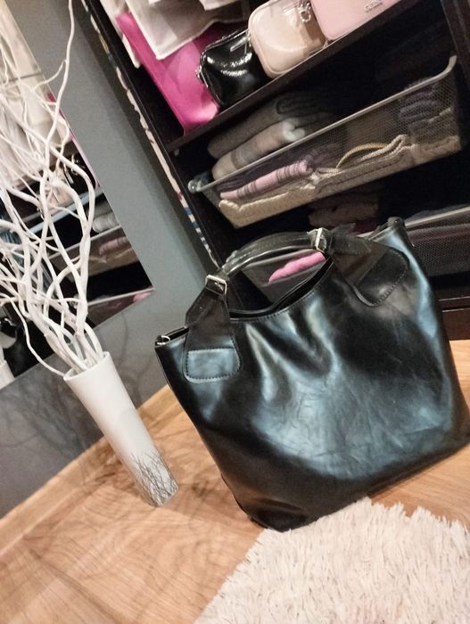 Torebka duża czarna.