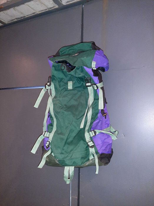 Рюкзак туристический с  кариматами и спальным мешком