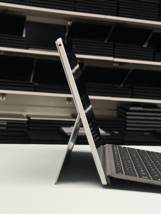 Tablet Microsoft Surface Pro 5 12" i5-7300U 8GB RAM 256GB + Klawiatura