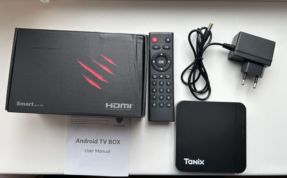 Смарт ТВ приставка Медіаплеєр Tanix W2 2/16GB