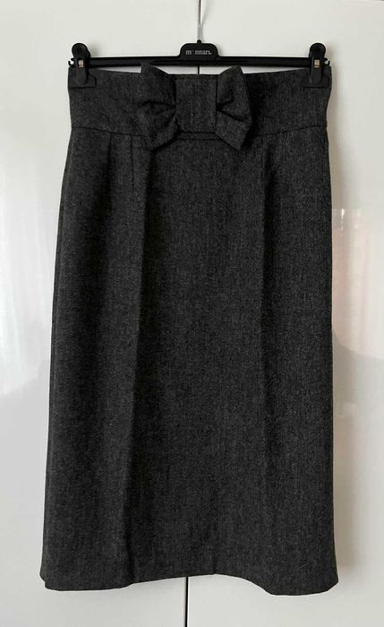 BIALCON szykowna spódnica z ozdobną kokardą 40/42. Szary melanż.