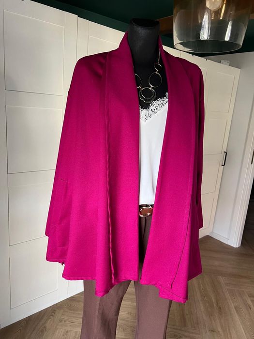 Różowa marynarka narzutka wykonana w 100% z czystej wełny rozmiar 44