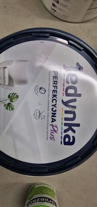 Farba do ścian I sufitów