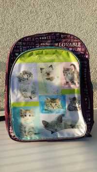 Plecak szkolny z motywem kotków