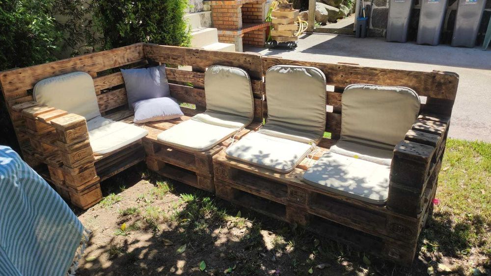 Sofás em Paletes feito à mão! (4 Peças) - vendidas separadamente