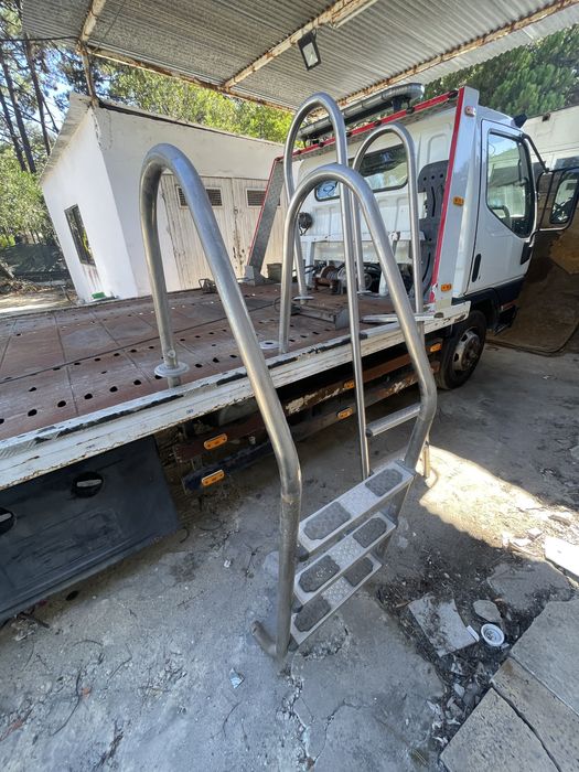 Escadas de piscina