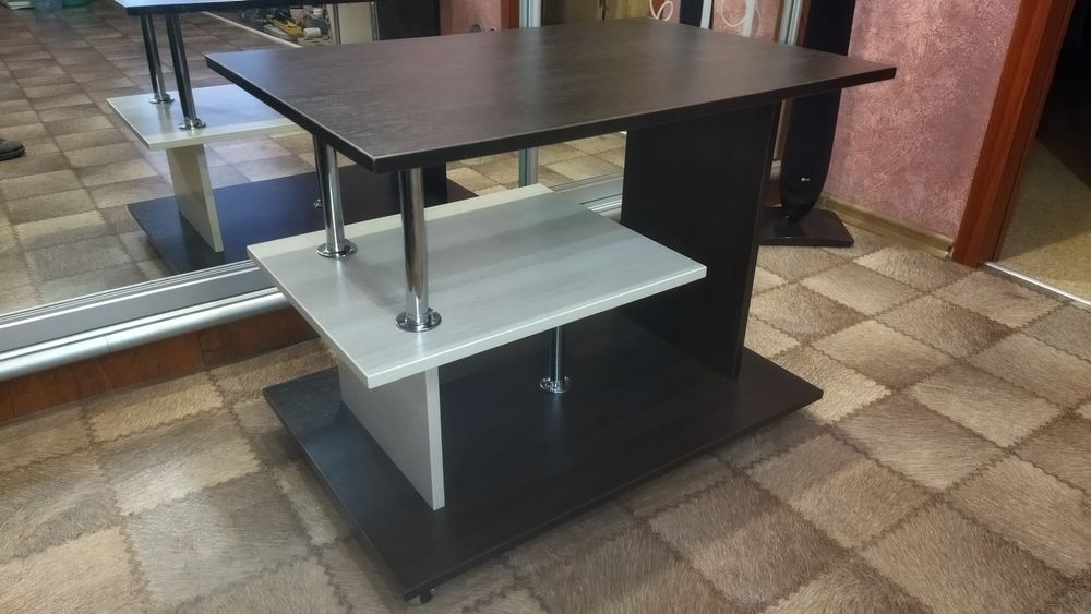 Продам журнальный столик