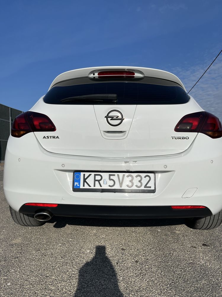 Opel Astra J 1.4T 140km Ben+Gaz 2010r