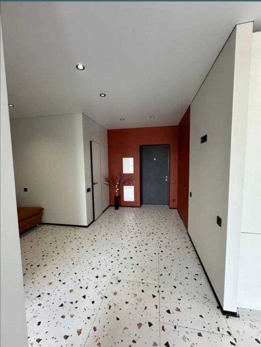 БЕЗ КОМІСІЇ! однокімнатна ВЕЛИКА квартира біля НАБЕРЕЖНОЇ