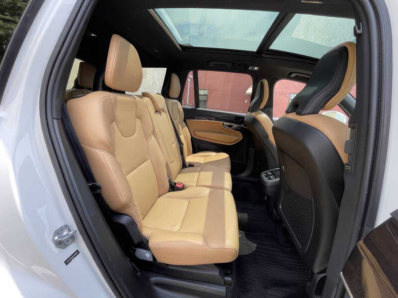 2019 Volvo XC90 T6 Momentum