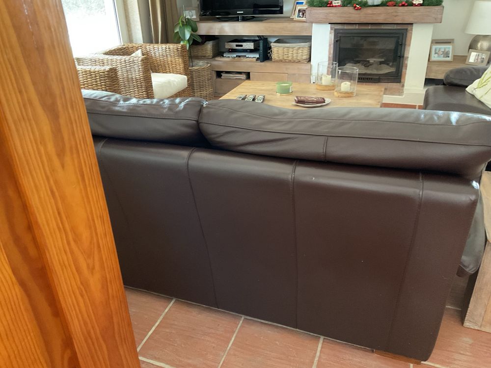 Conjunto de 2 sofas em pele