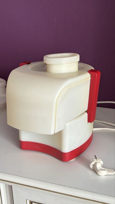 Електрична соковижималка "Беломо" СВШПП - 302 с шатківницею