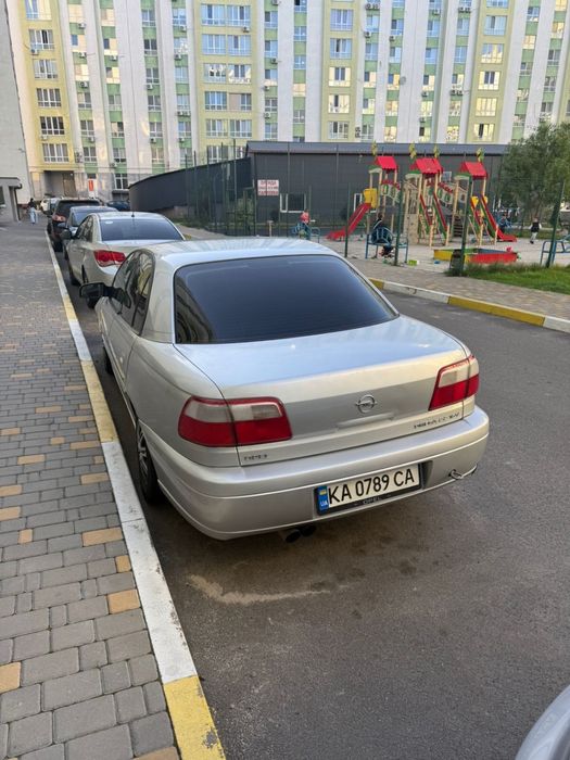 Продам машину Opel Omega 1999 рік